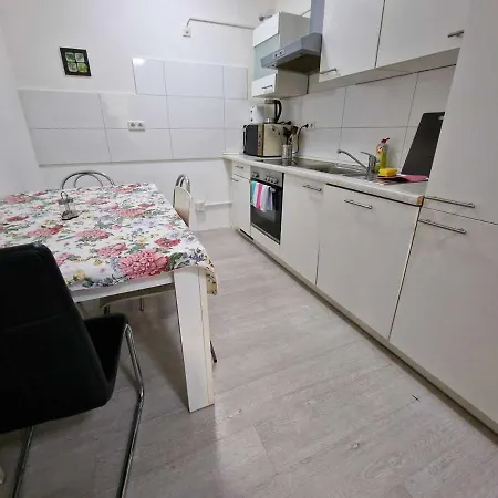 Ferienwohnung Mit Smart-tv アパート ブルシャイト